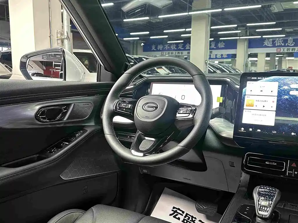 Trumpchi ES9 传祺ES9 2024款 PHEV 143 km 贺岁版