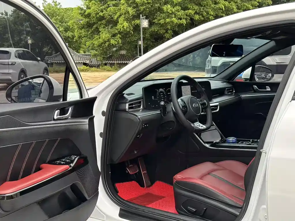 Kia K5 起亚K5 2020款 380 T GT-Line 尊贵版