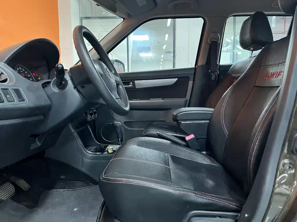 Swift 1.5 L Auto Limited