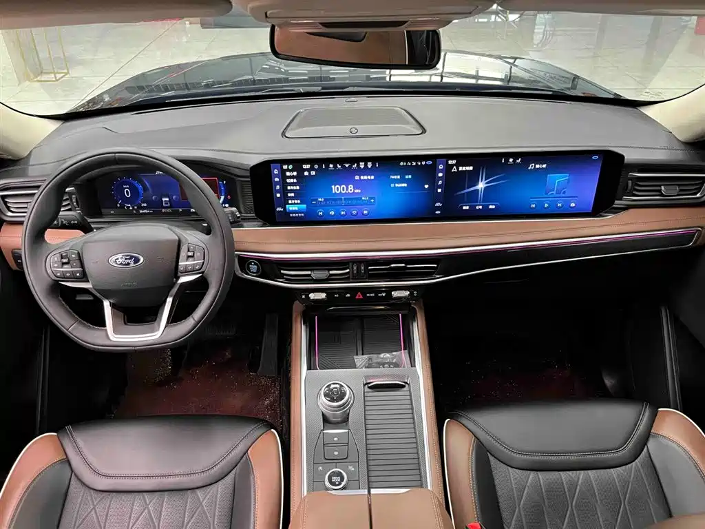 Explorer EcoBoost 285 4 WD Titanium 6-seat