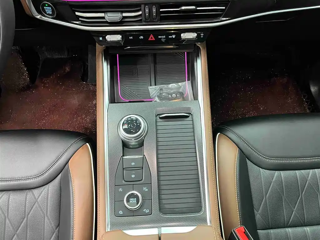 Explorer EcoBoost 285 4 WD Titanium 6-seat