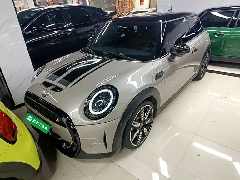 MINI Facelift 2.0 T COOPER S Artist