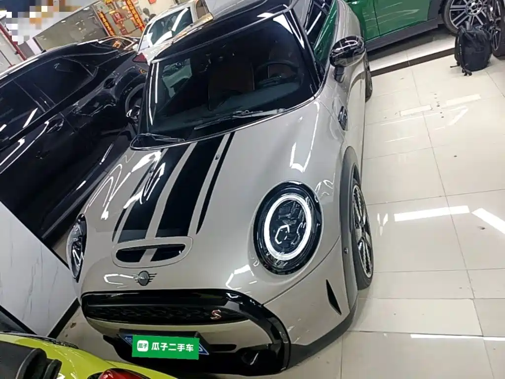 MINI Facelift 2.0 T COOPER S Artist