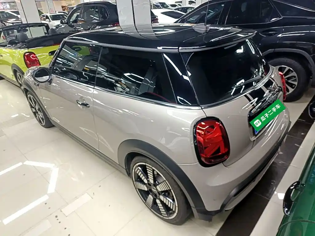 MINI Facelift 2.0 T COOPER S Artist