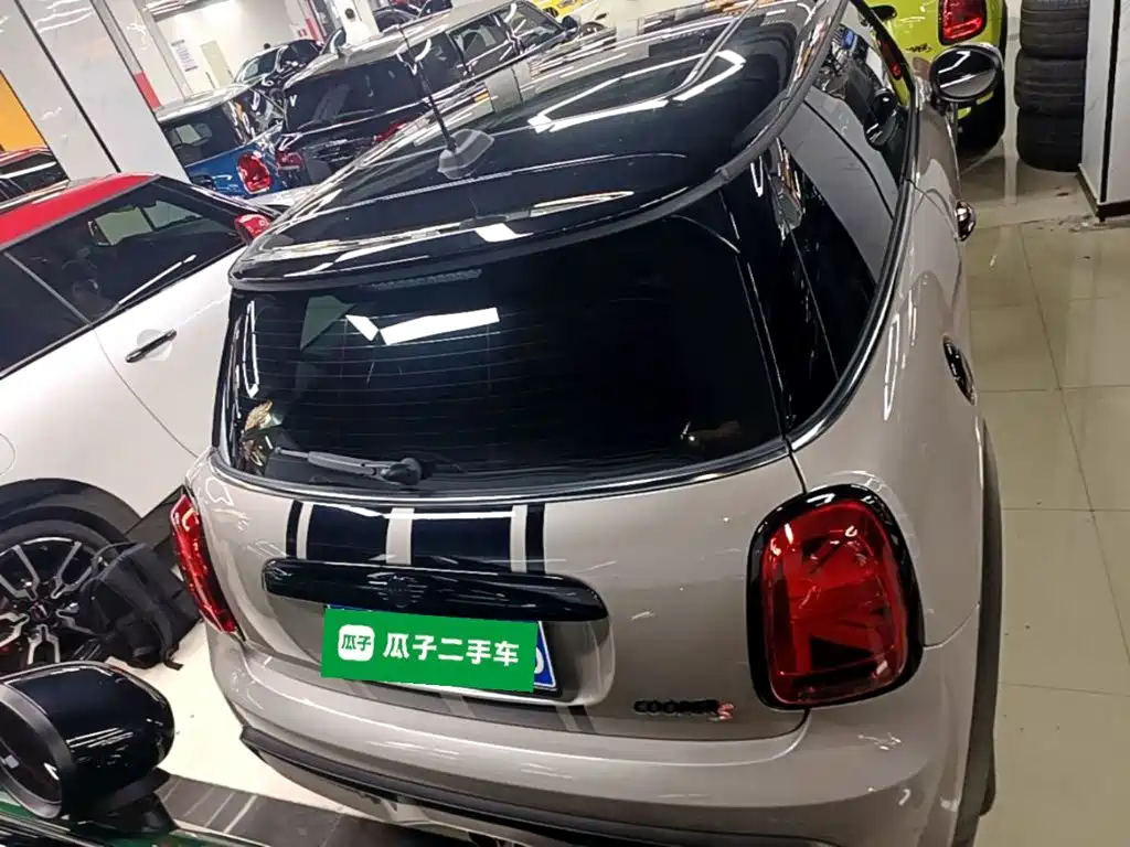 MINI Facelift 2.0 T COOPER S Artist