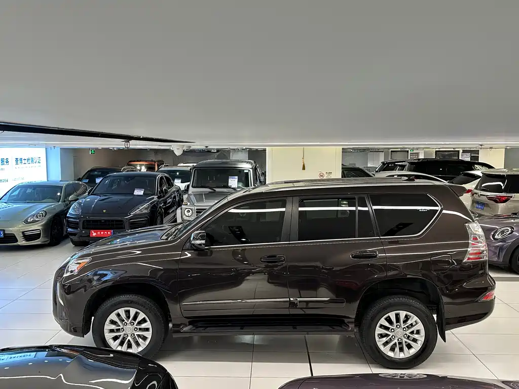 Lexus GX 400 Distinguished