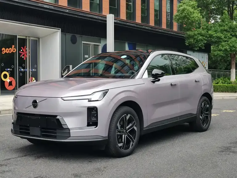 Volvo XC70 PHEV 沃尔沃XC70插电式混动 2026款 两驱长续航Core