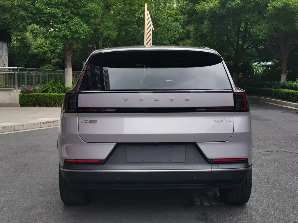 Volvo XC70 PHEV 沃尔沃XC70插电式混动 2026款 两驱长续航Core