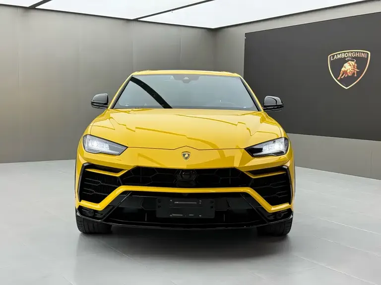 Lamborghini Urus 4.0 T V8