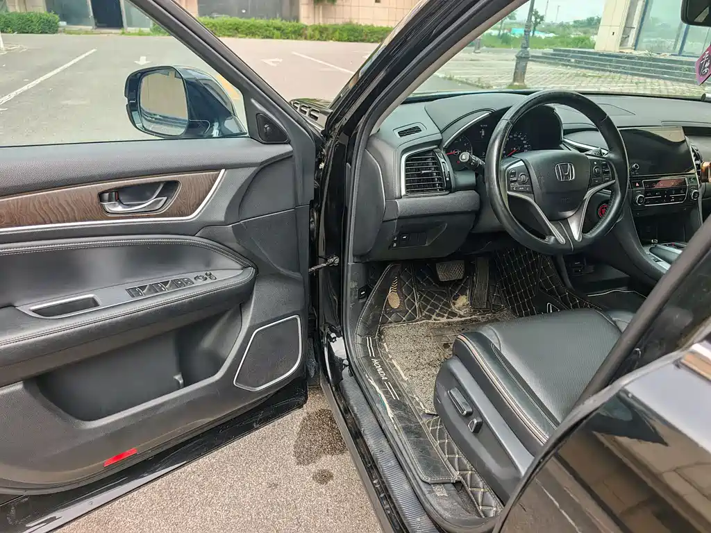 Avancier 370 TURBO 2 WD Luxury