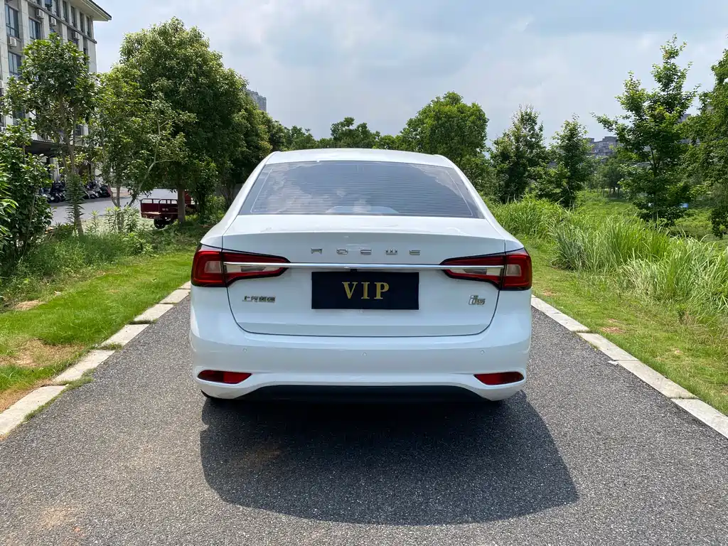 Roewe i5 1.5 L Auto 4 G Connected Bright Grand