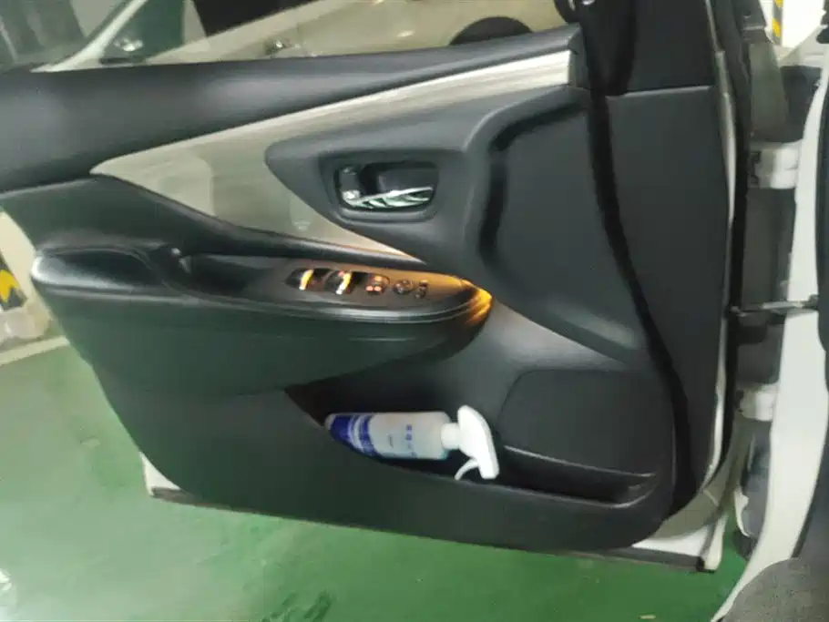 Murano 楼兰 2015款 2.5 L XV RES 两驱豪华版