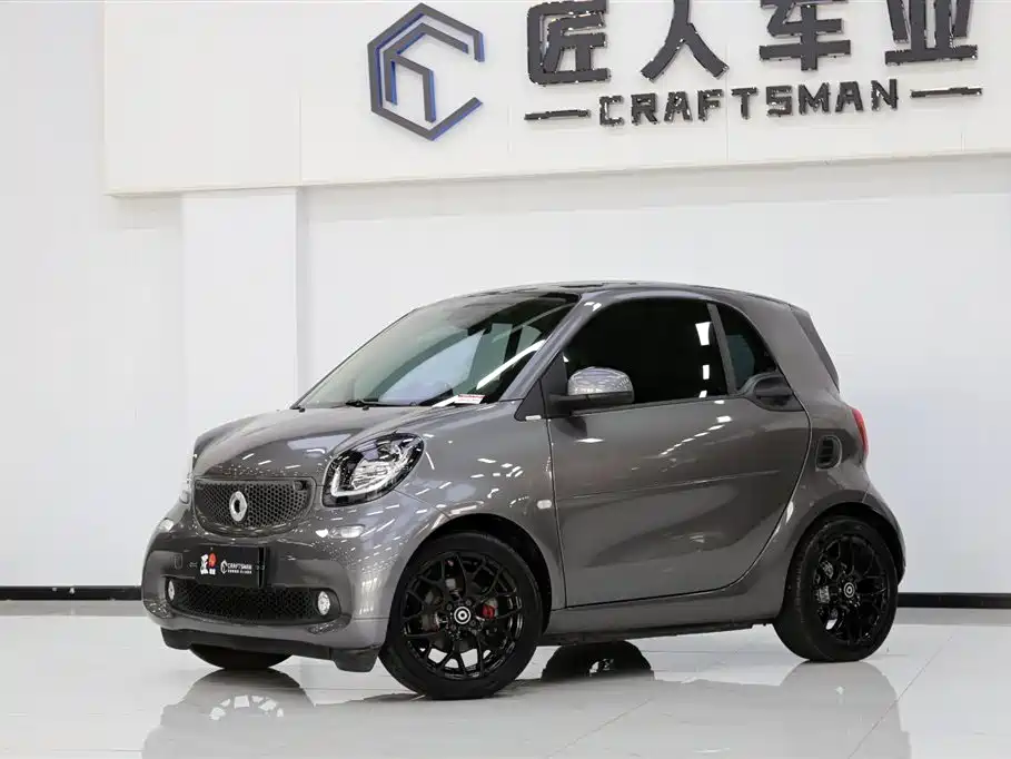 smart fortwo 0.9 T 66 kW Titanium Shine Special Edition CN-V