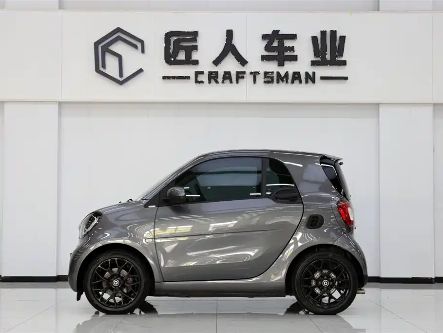 smart fortwo 0.9 T 66 kW Titanium Shine Special Edition CN-V