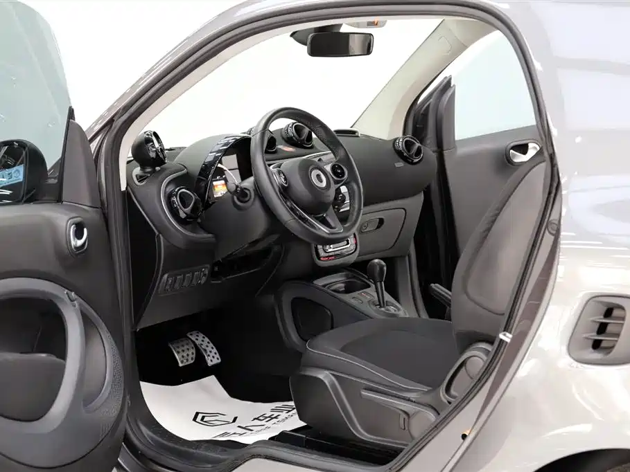 smart fortwo 0.9 T 66 kW Titanium Shine Special Edition CN-V