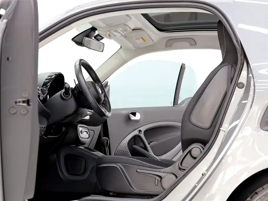 smart fortwo 0.9 T 66 kW Titanium Shine Special Edition CN-V