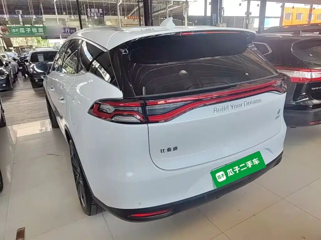 Tang NEV DM 2.0 T Full-time 4 WD Connected Pioneer Leading 7-seat CN-VI