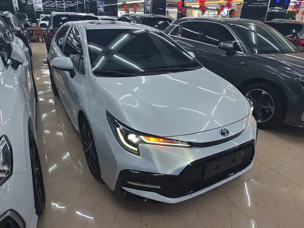 Levin Dual Engine 1.8 H E-CVT Sport