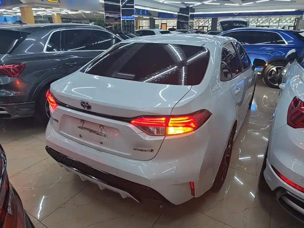 Levin Dual Engine 1.8 H E-CVT Sport
