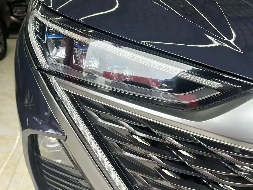 Roewe RX9 荣威RX9 2023款 2.0 T 四驱尊享版