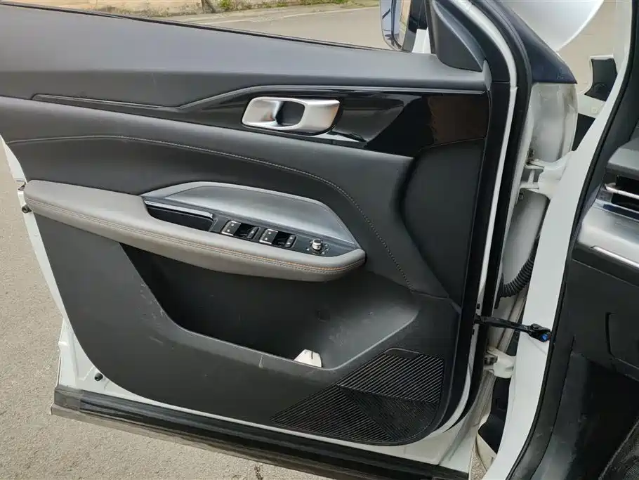 Changan Oshan Z6 NEV Smart Electric iDD 150 KM Flagship PLUS