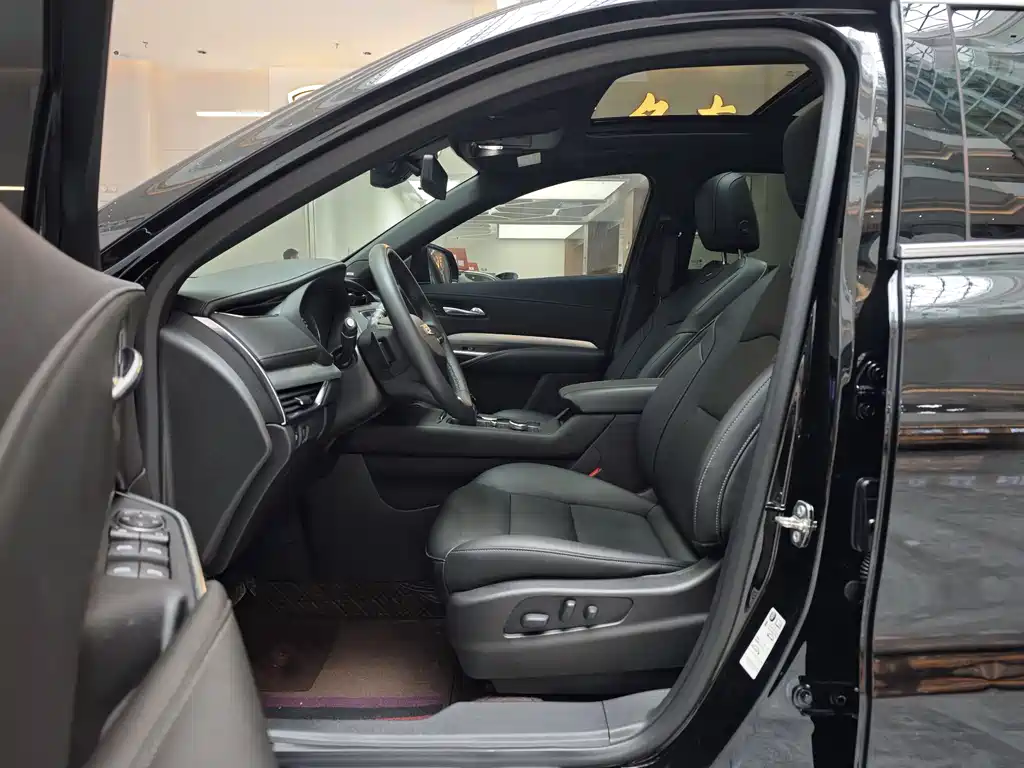 Cadillac XT4 28 T 2 WD Luxury