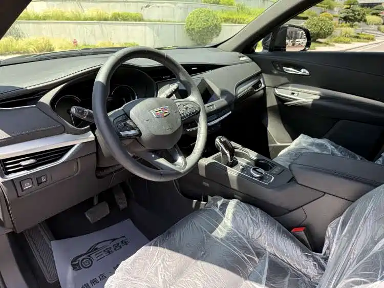Cadillac XT4 28 T 2 WD Luxury
