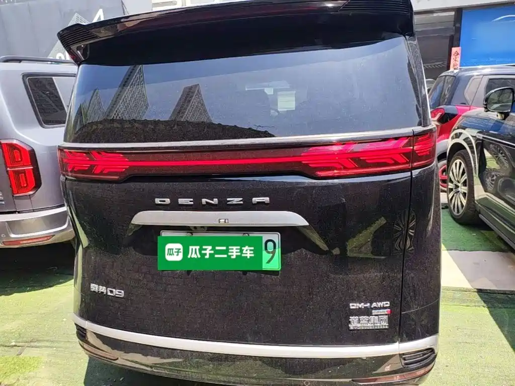 Denza D9 DM-i Smart Drive 1020 4 WD Flagship