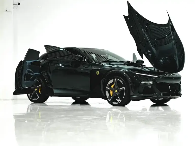 Ferrari Purosangue 6.5 L V12