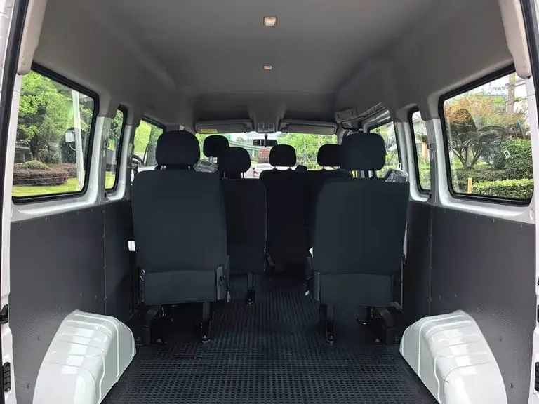 Maxus Xintu V80 新途V80 2025款 PRO傲运通 2.0 T AMT长轴中顶 6/7/8/9座