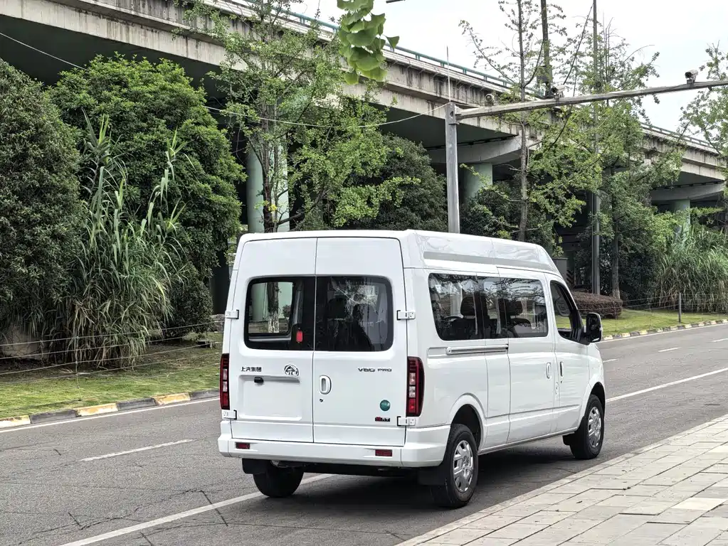 Xintu V80 新途V80 2025款 PRO傲运通 2.0 T AMT长轴中顶 6/7/8/9座