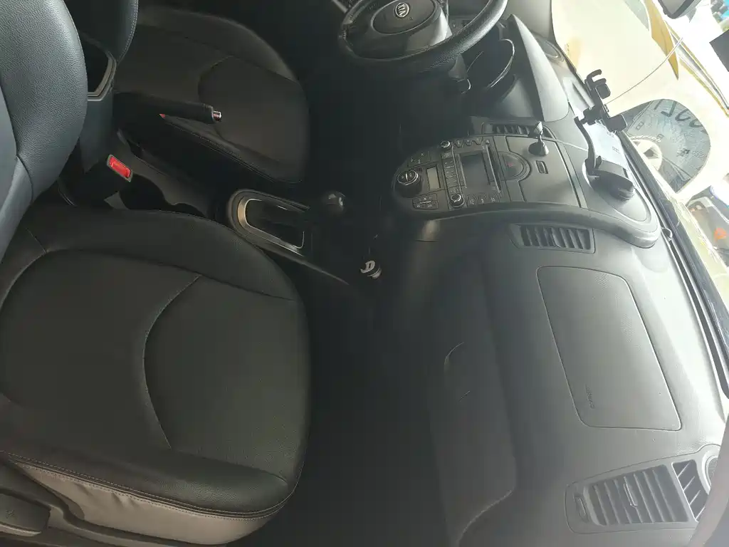 Soul 秀尔 2012款 1.6 L AT Premium