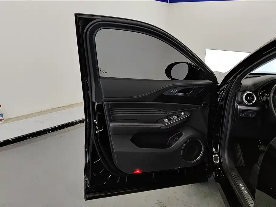 WEY VV5 1.5 T 2 WD Smart Pioneer