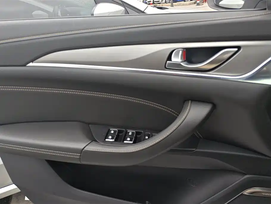 Eado 逸动 2018款 高能版 1.6 L GDI 手动锐锋型 国V