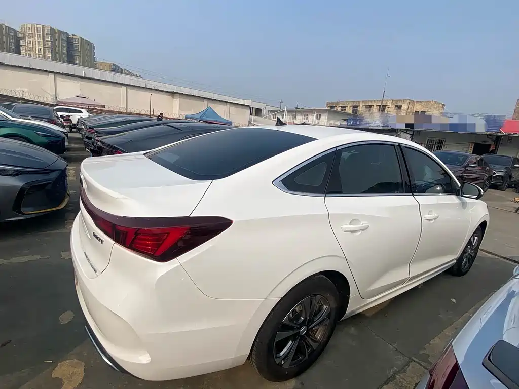 Eado Smooth Enjoyment PLUS Blue Whale NE 1.4 T GDI DCT Distinguished