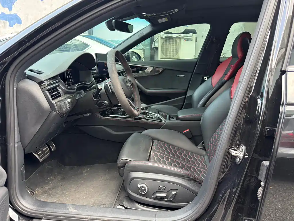 Audi RS 4 奥迪RS 4 2024款 RS4 Avant 致臻版