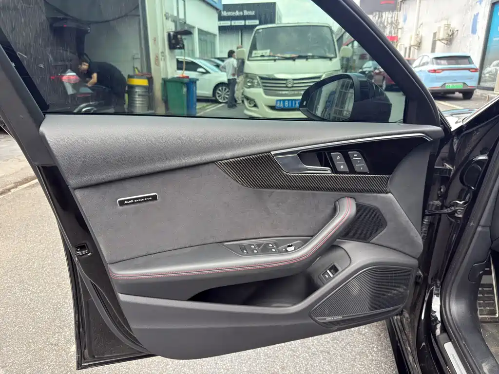 Audi RS 4 奥迪RS 4 2024款 RS4 Avant 致臻版