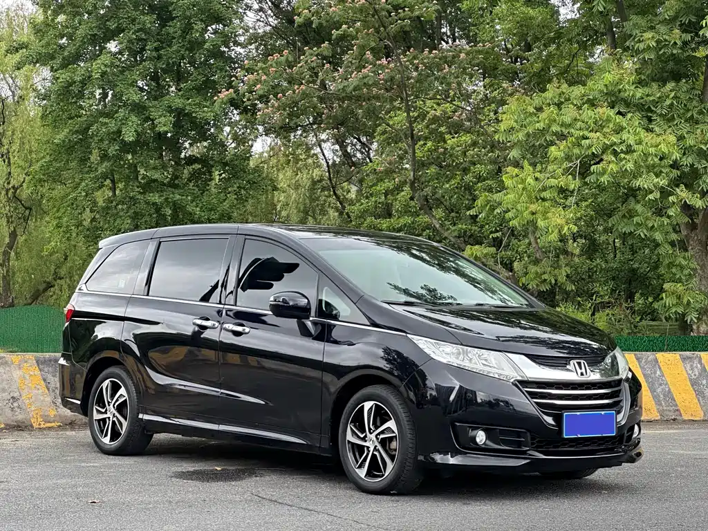 Odyssey 2.4 L Luxury