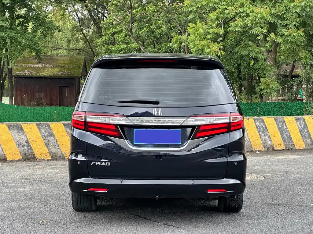 Odyssey 2.4 L Luxury