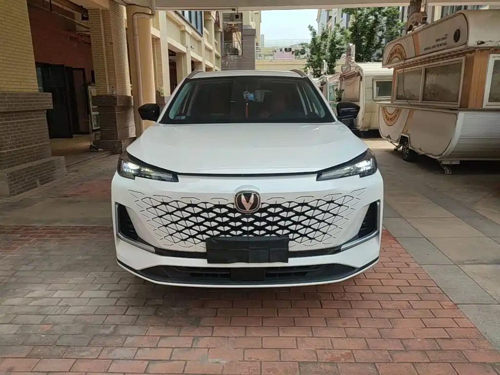 Changan CS55 PLUS 3 rd Gen 1.5 T DCT Outstanding