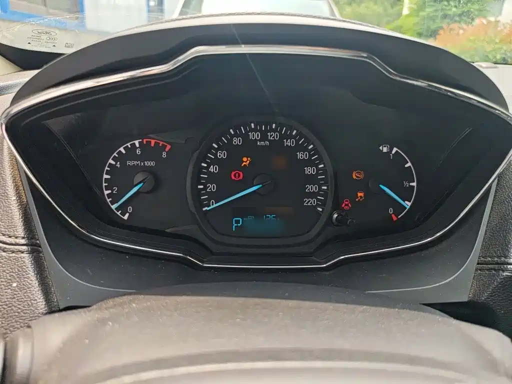 Escort Happy 1.5 L Auto Fashion