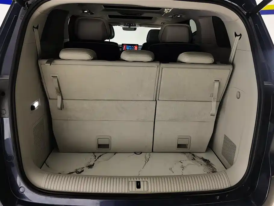Roewe iMAX8 400 TGI