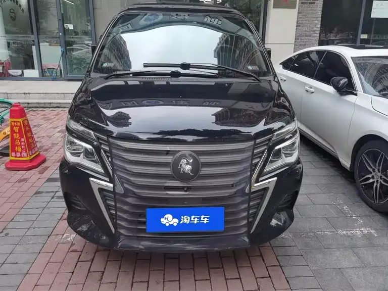 Dongfeng Lingzhi M5 L 2.0 L Luxury 7-seat