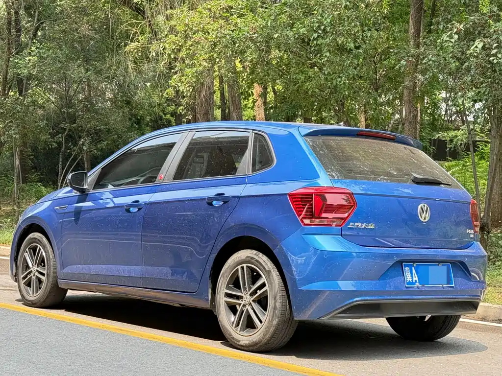 Polo Plus 1.5 L Auto Colorful Tech