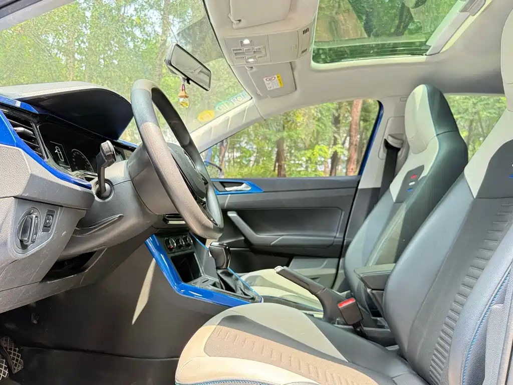 Polo Plus 1.5 L Auto Colorful Tech