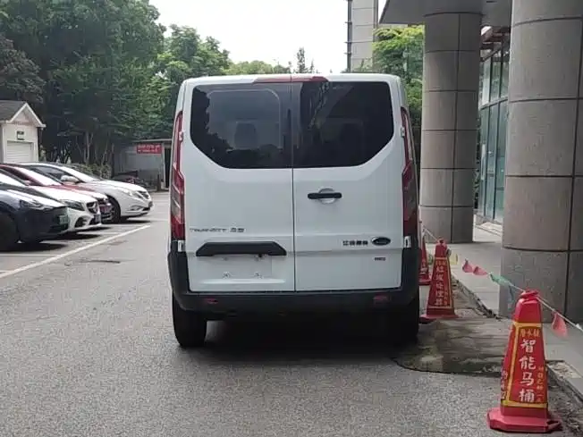 Transit 2.0 T Diesel Multi-purpose Commercial SWB Low Roof CN-V