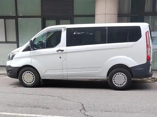 Transit 2.0 T Diesel Multi-purpose Commercial SWB Low Roof CN-V