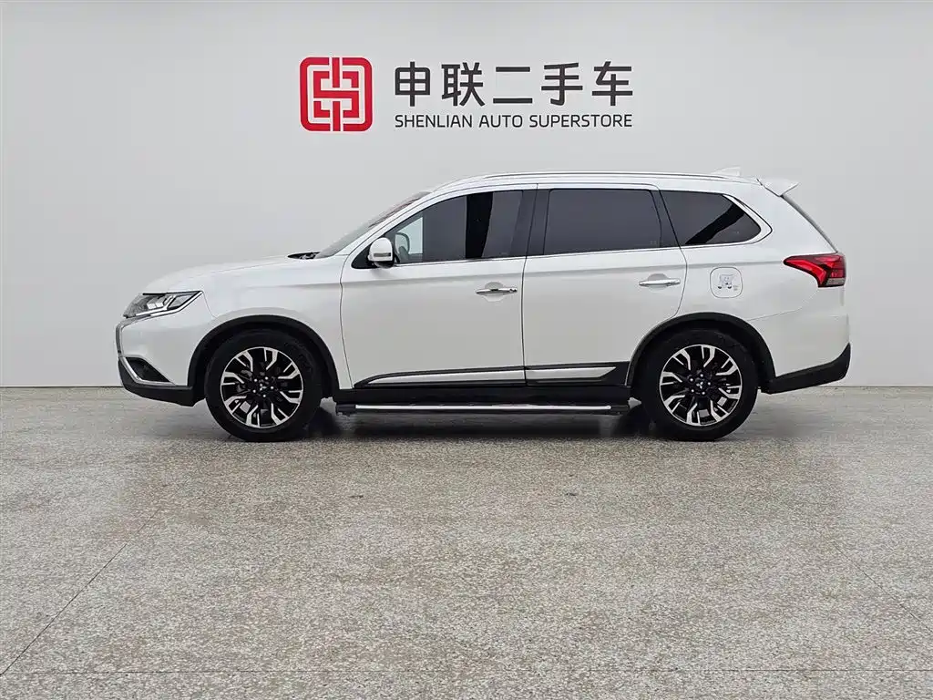 Outlander 欧蓝德 2019款 2.4 L 四驱致享版 5座 国V