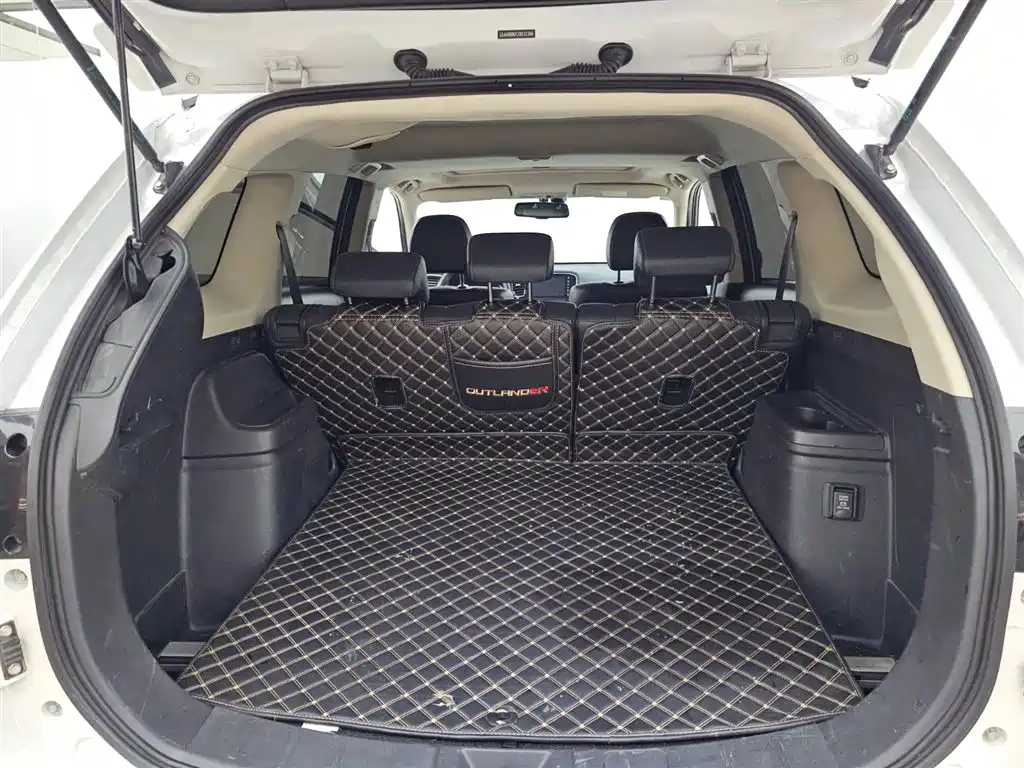 Outlander 欧蓝德 2019款 2.4 L 四驱致享版 5座 国V