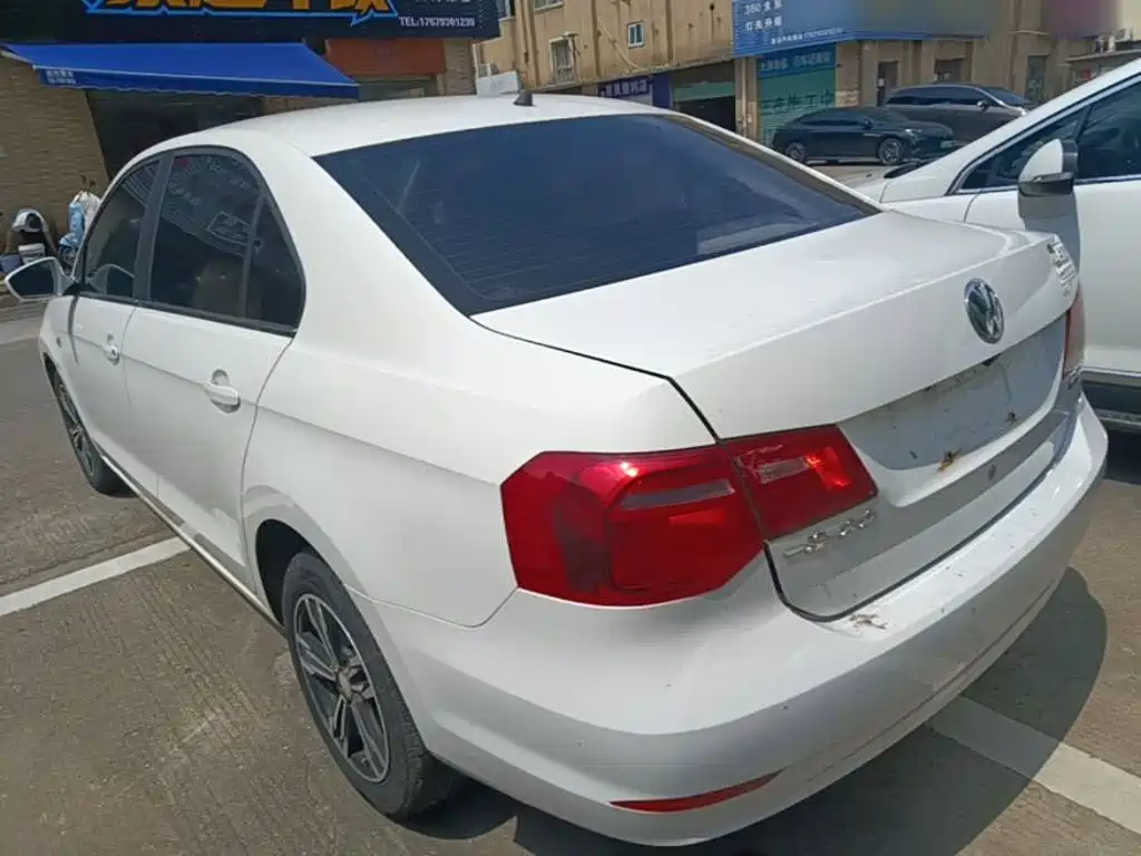 Jetta 1.6 L Manual Fashion